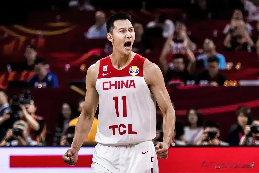 随着易建联9号球衣退役，广东男篮再无人身穿9号！有球迷问易建联国家队的11号球衣
