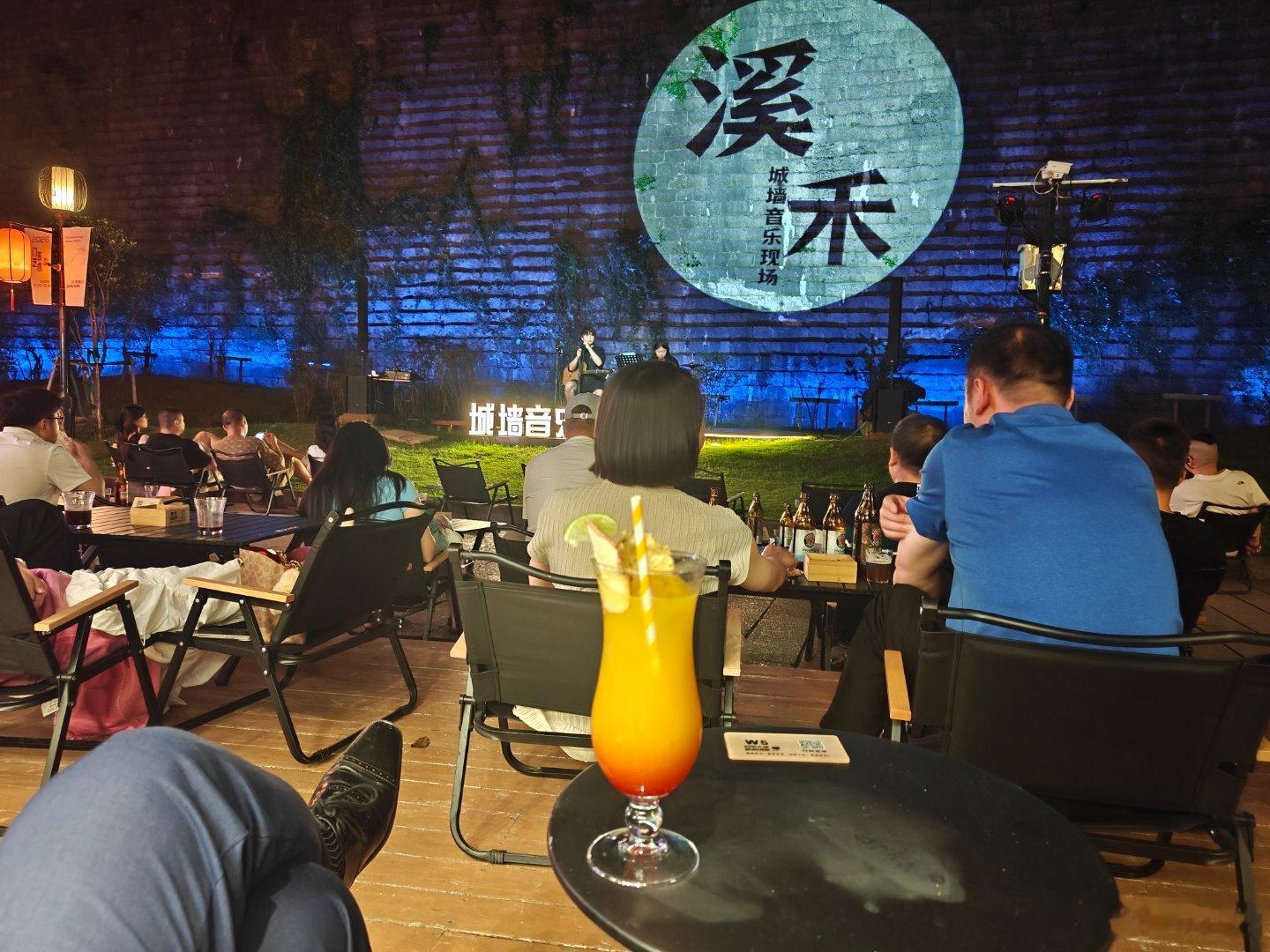 因为喜欢你，所以不能接受不能占有你再见，南京！ 南京·南京市禄口机场