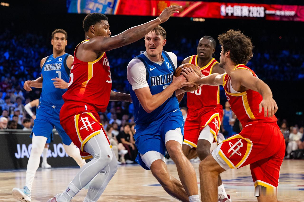 火箭半场狂胜32分，新赛季首战惊艳全场！
北京时间10月22日，NBA常规赛揭幕
