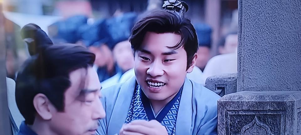 《庆余年》里竟然有他！真没想到，一个说脱口秀的，还能演电视剧，虽说只有几句台词，