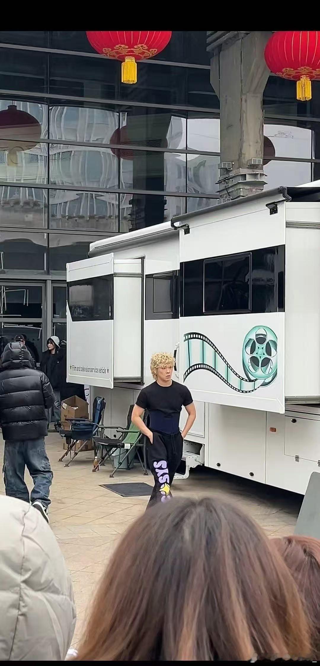 马伯骞今天也没变成玩偶呢妆造马伯骞新剧造型 哈哈哈哈哈 马伯骞今天也没变成玩偶呢