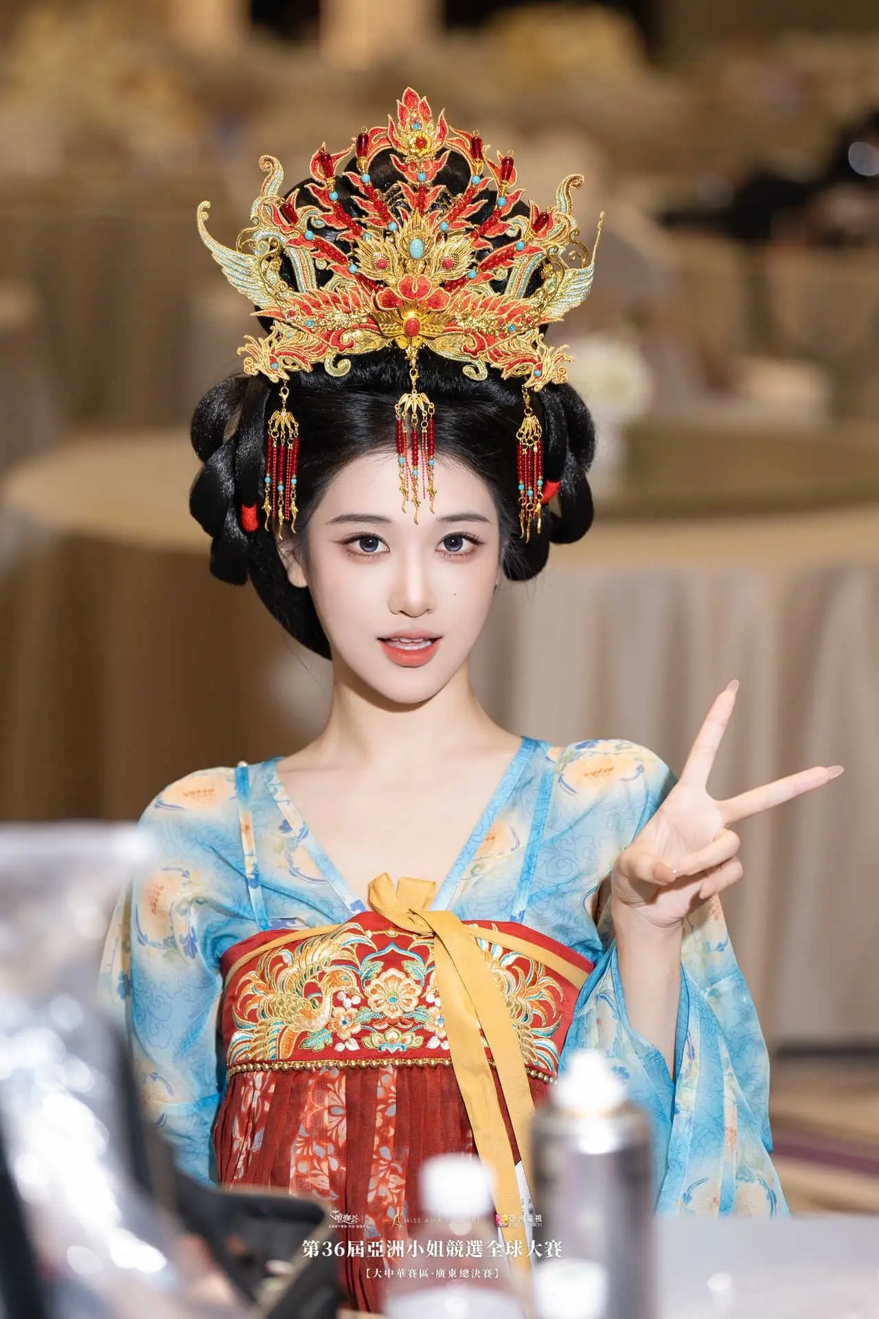 “着一袭唐装，赴干年绮梦”