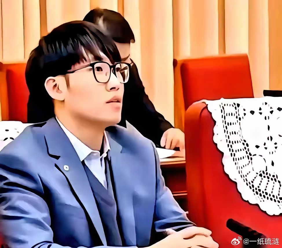 梁文锋当年那句狂话，今天全应验了。他说，量化最后要把价值投资的钱也一起端了。话音