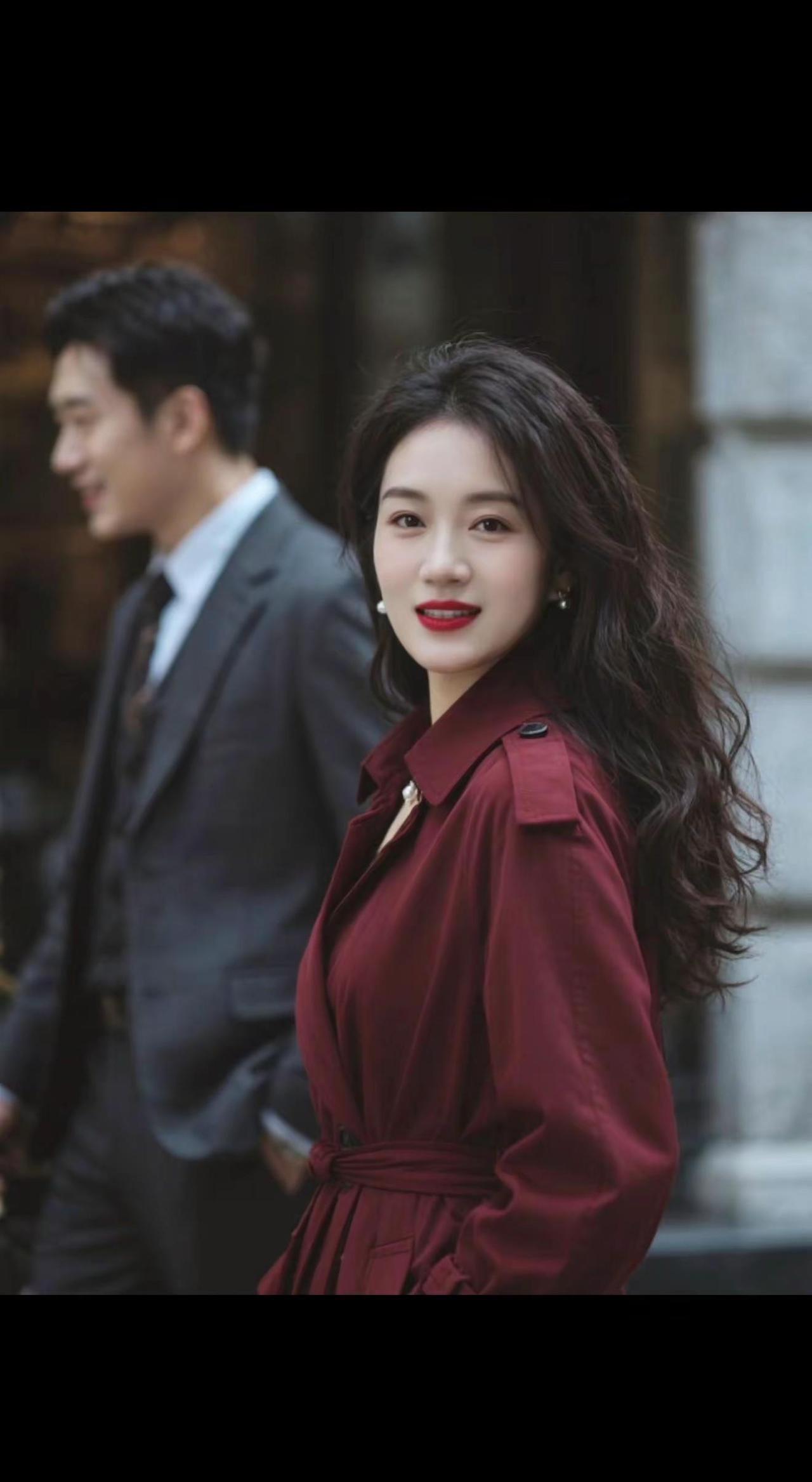 “平安是顶级的富贵局，别嫌弃日子沉闷，那不是平庸，是岁月静好……”