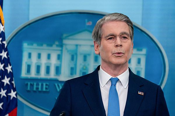 这就是明抢！
美国财长贝森特发布了一个重磅消息，
5月29日，贝森特表示美国已没