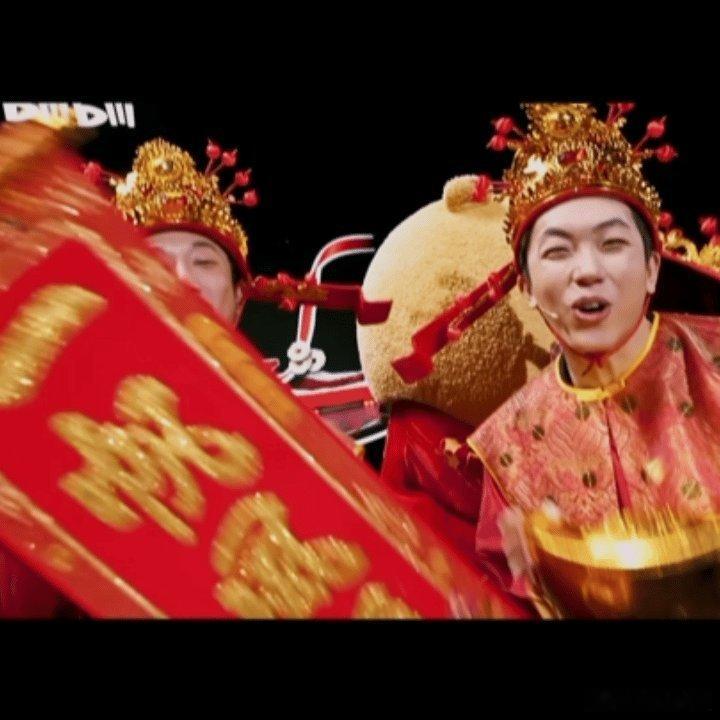 三代喜剧真神同台的含金量冯巩朱时茂一开口就是爷青回，宋小宝王小利接棒造梗，四士同