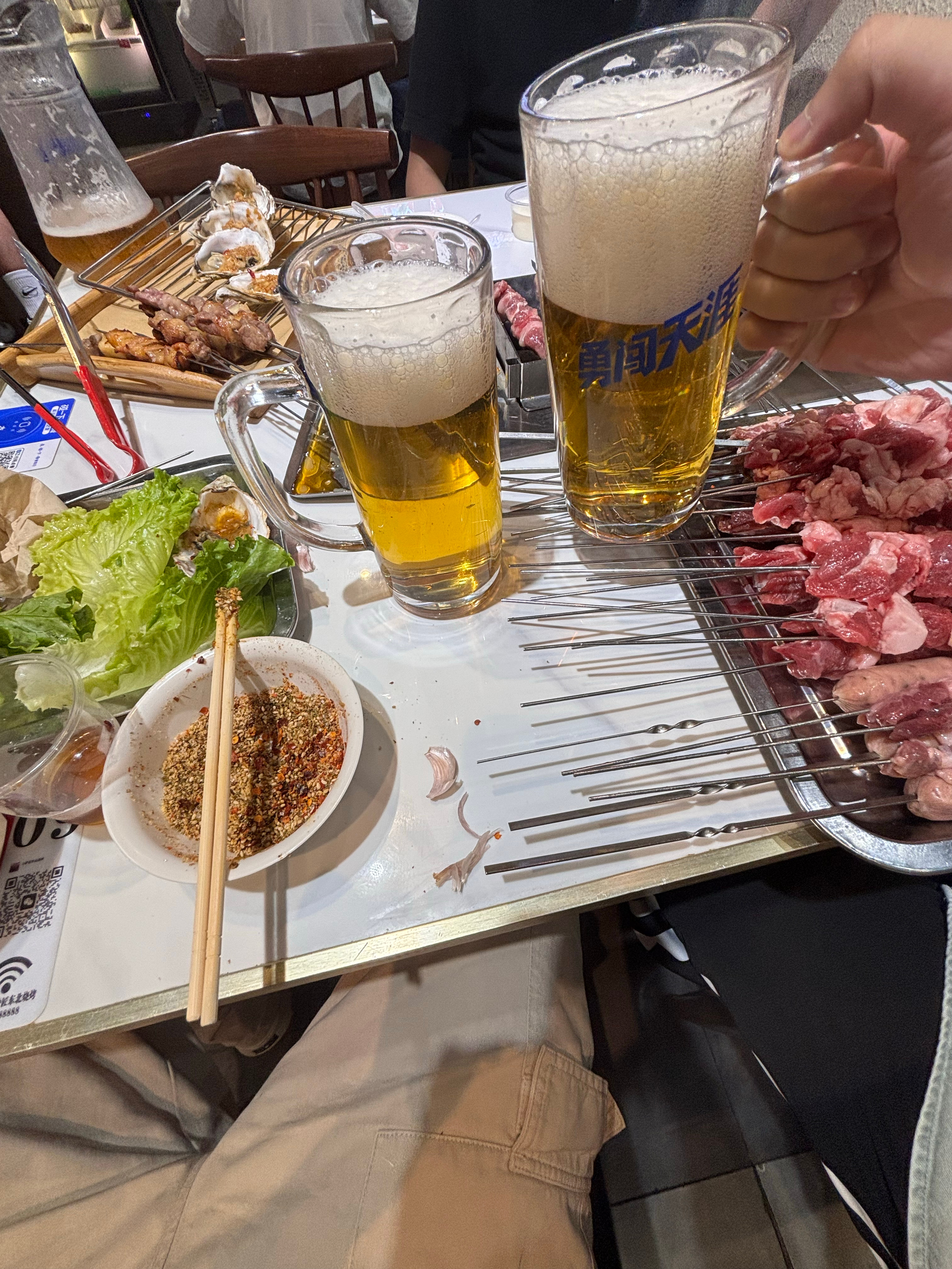 74块钱一位的自助烧烤鲜牛肉和羊肉大家觉得值吗[并不简单] 金剪刀深夜杂谈 ​​