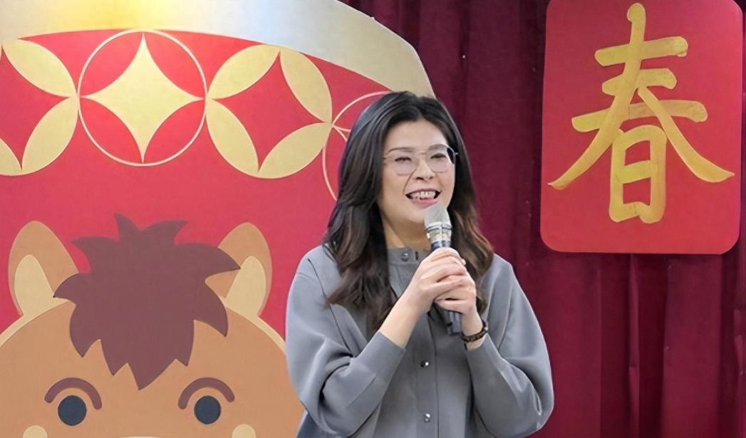 台湾全岛无差别下跪了！台媒报道，随着国民党主席郑丽文的明确表态，岛内各党派已经无