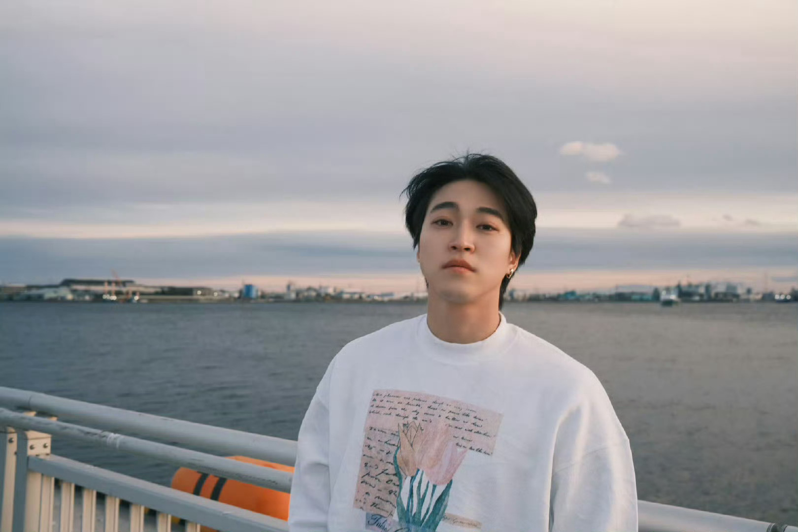 赞多0311生日快乐赞多28岁生日plog28岁生日plog是清爽治愈的海边随拍