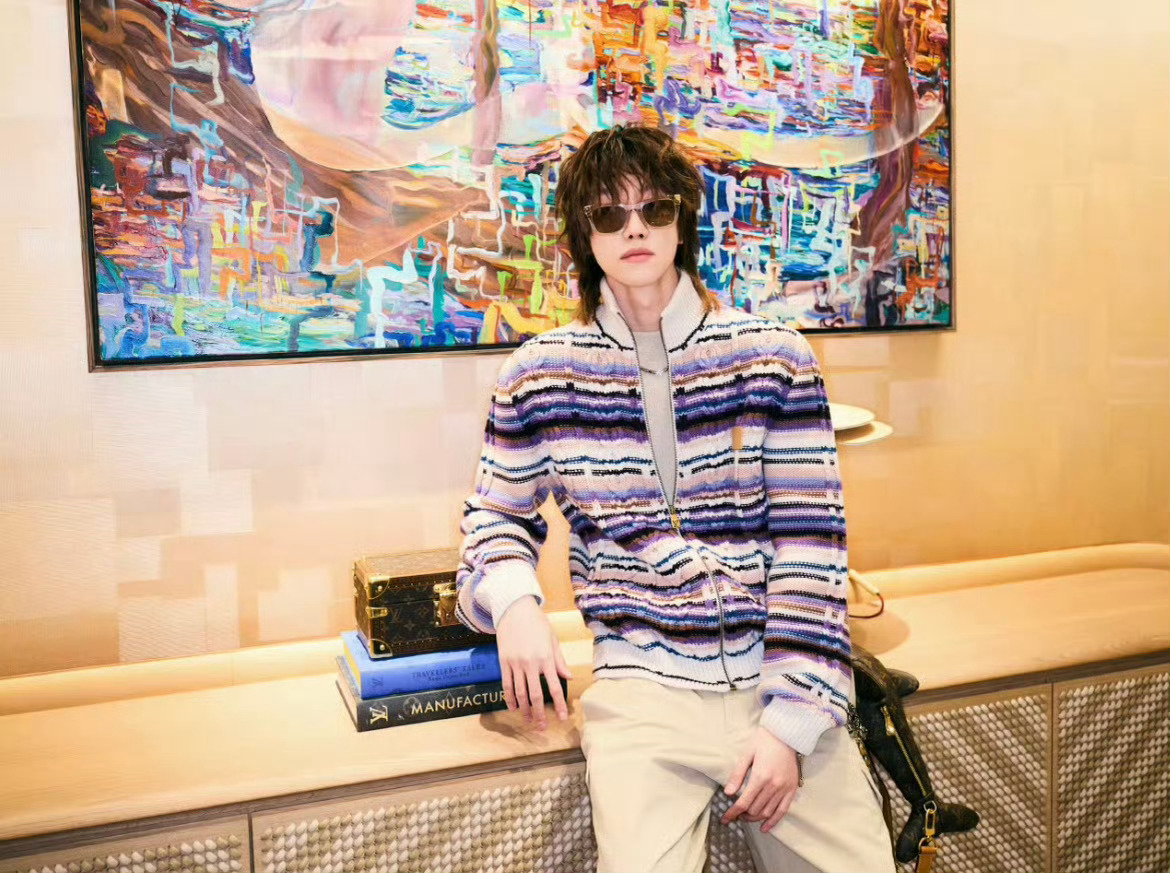 lefty官网报道，26fw巴黎时装周徐明浩仅凭3条ig为路易威登创造了360万