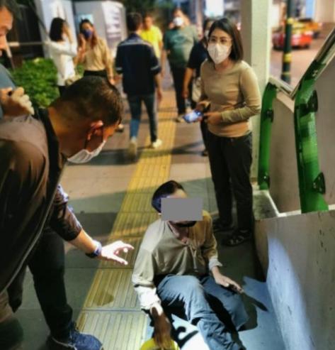 #曼谷街头现多名中国籍毁容乞讨者# 根据泰国媒体的报道，最近泰国警方在首都曼谷地