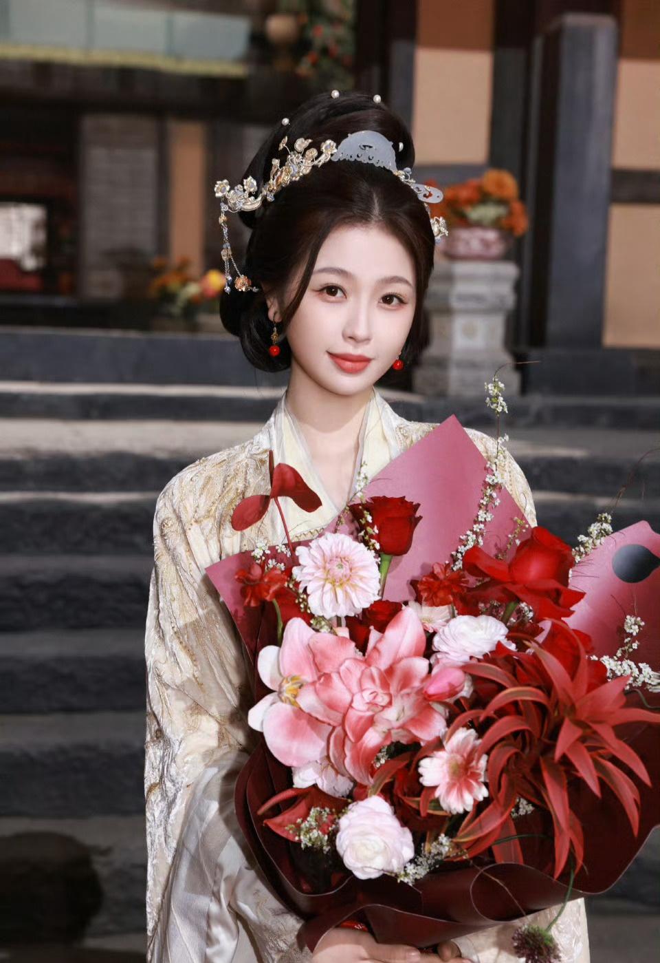 虞书欣虞书欣云初令 🐟虞书欣 

宝宝杀青快乐 云初令什么时候抬上来捏~

@