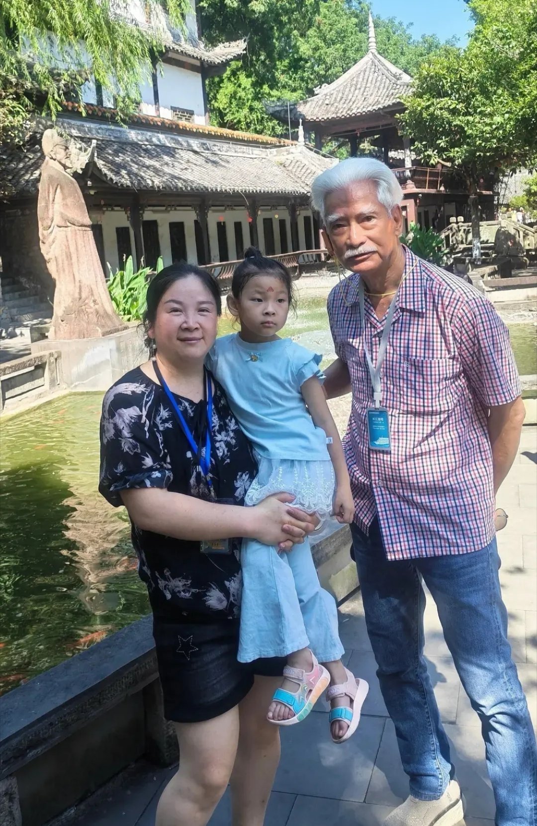 网友在景区偶遇一位名人 ​​​