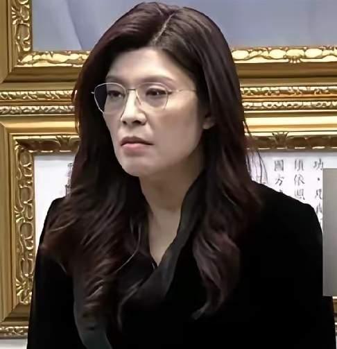 [微风]郑丽文终于下定决心，在昨天的国民党中常会上郑丽文再次决定，于今年4—6月