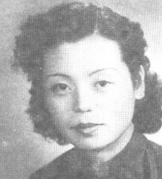 1970年，陈独秀58岁的女儿陈子美身绑5个空油桶，带着小儿子偷渡香港，9个小时