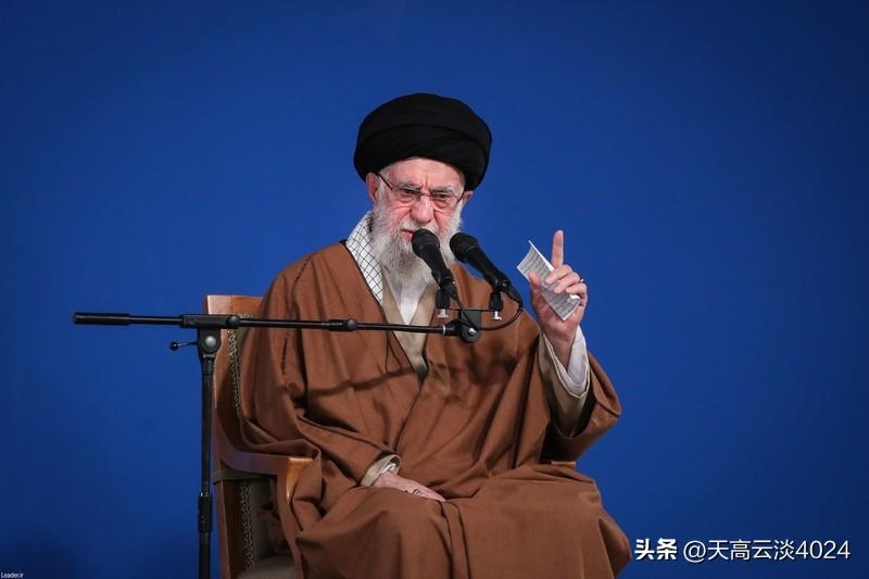 伊朗最高领袖发布个人照片 当地时间12日，伊朗最高领袖穆杰塔巴·哈梅内伊在社交媒