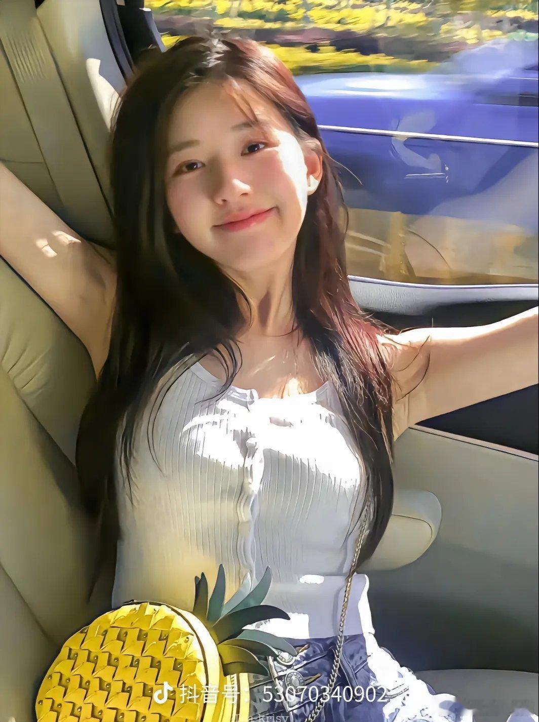 雷佳音13岁女儿身高雷佳音女儿北北13岁身高逼近170cm，身高快超过妈妈了，腿