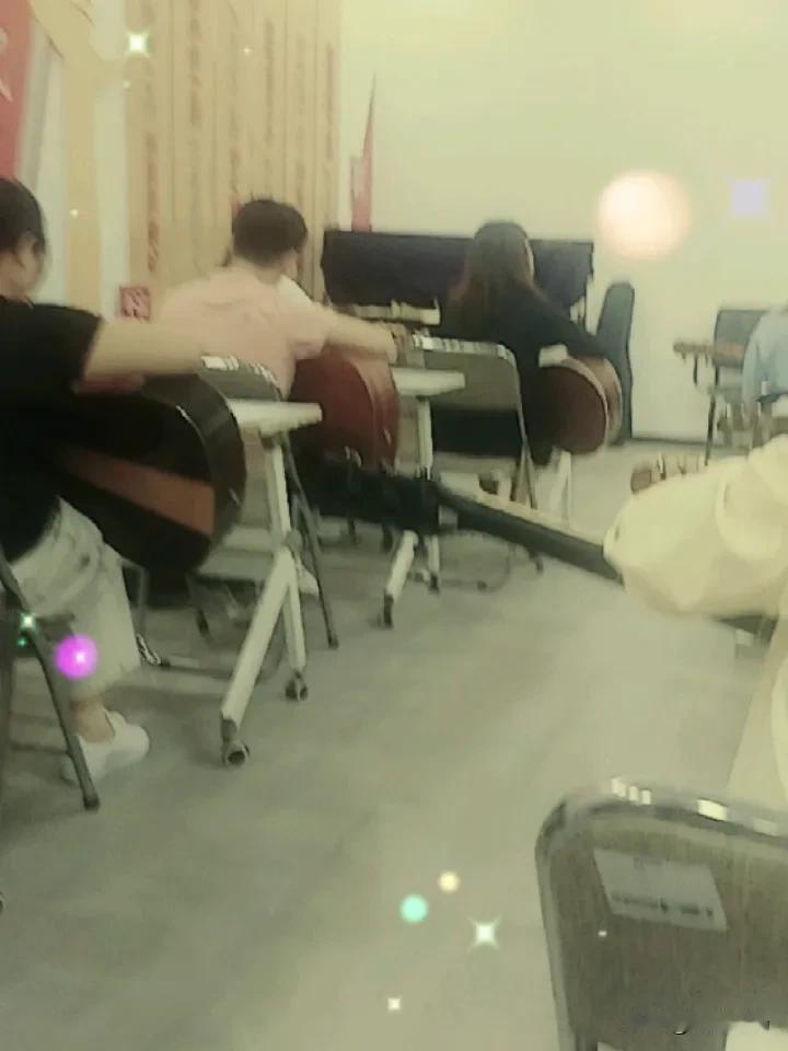 人总要对得起自己，哪怕每天有一个小时就给自己，我又不是不上班，我又不是不管孩子，