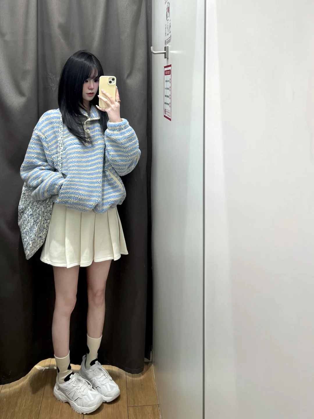 优衣库早春baby蓝叠穿这块🥹奶呼呼的好乖巧