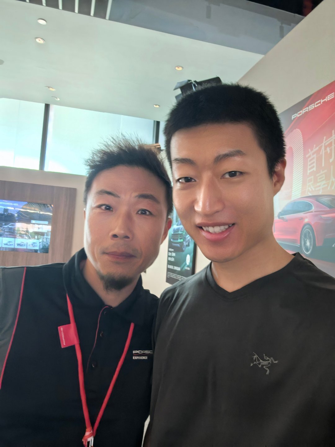 咱也接受过罗开罗的师傅的培训了 四舍五入我跟罗开罗是师兄弟喽 