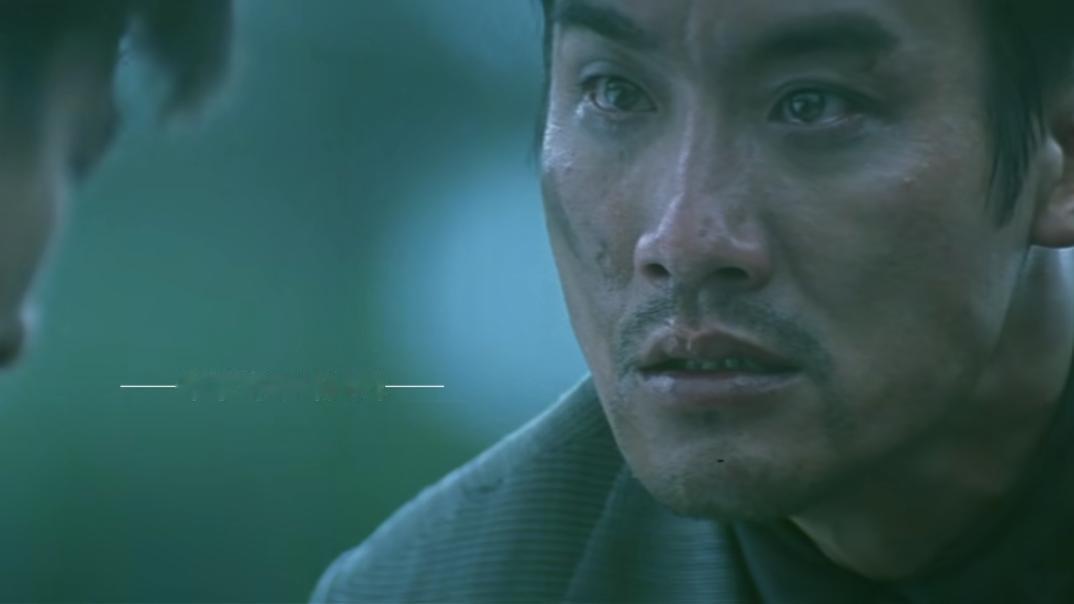 上一刻，你侬我侬，下一刻，阴阳两隔。

看着自己心爱的女人倒在自己面前，她还有多