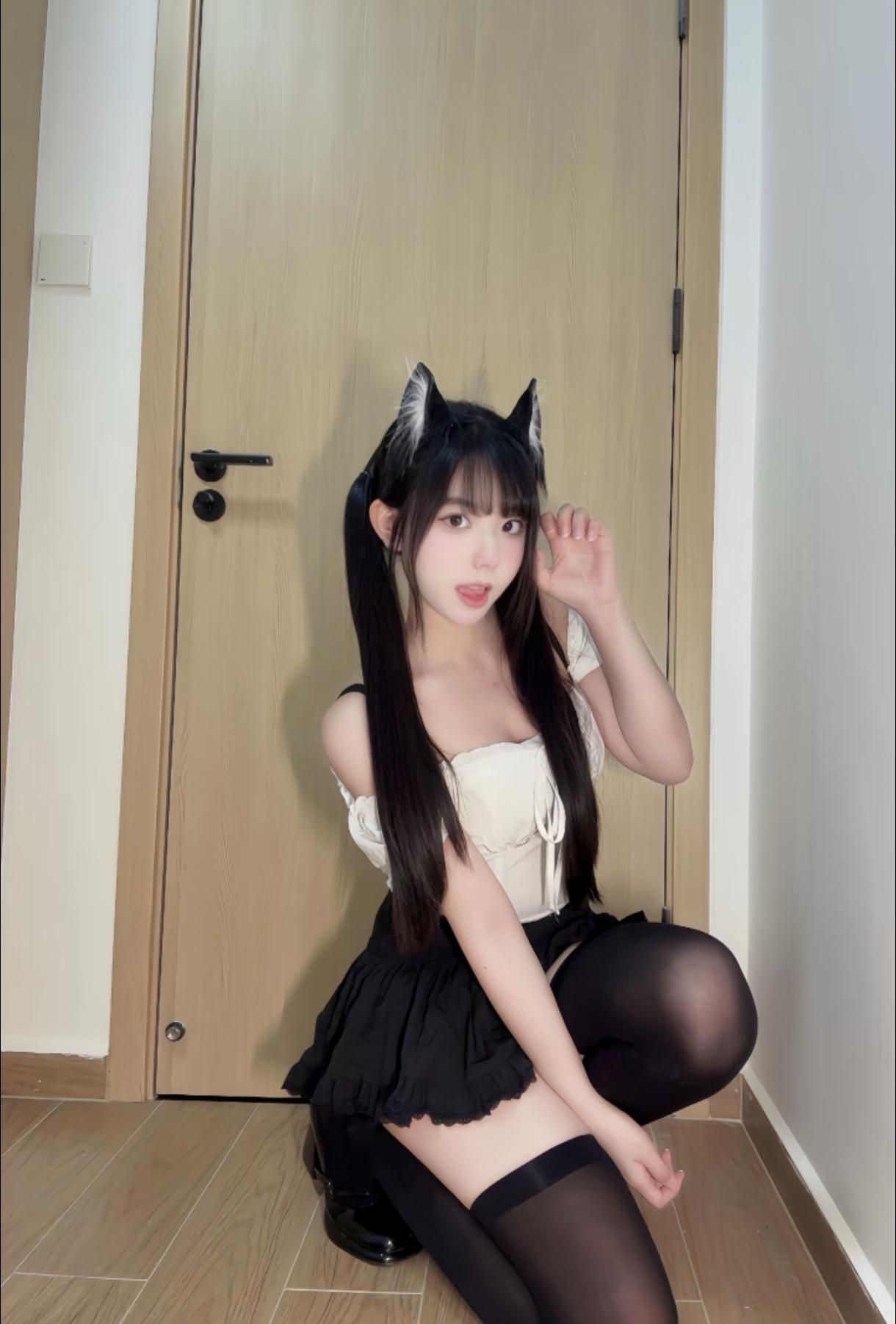 这穿搭好看嘛？清纯甜美的样子漂亮吗长相清纯到底是什么长相啊 半身裙,要搭什么鞋子