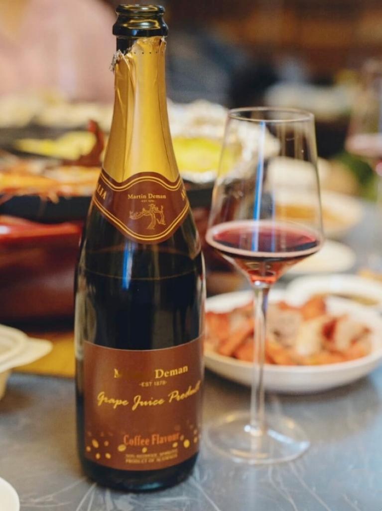 咖啡无醇  红酒🍷 
昆山买酒认准鑫琨缘酒业
本土老牌实力酒行 稳居行业第一梯