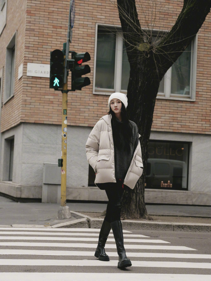 关晓彤剧组生菜减脂餐关晓彤剧组生菜减脂餐真的太圈粉了！为贴合角色严格控卡、自律到