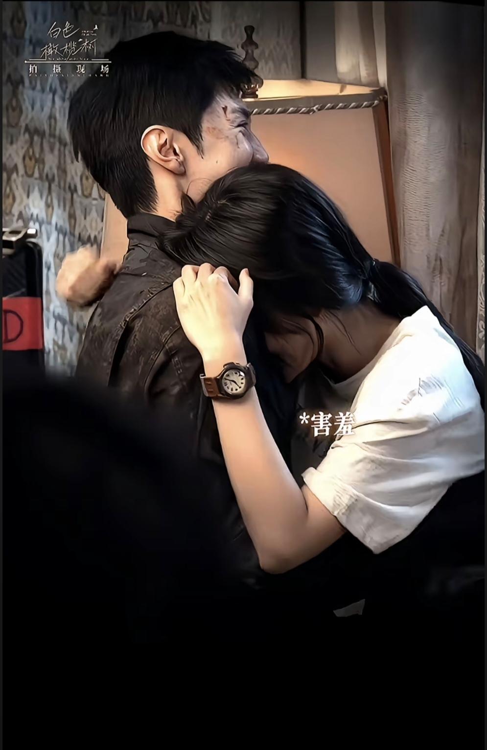 时间能否就定格在这一刻？😭😭  阿瓒没有举枪自尽，冉冉也没有牺牲在...