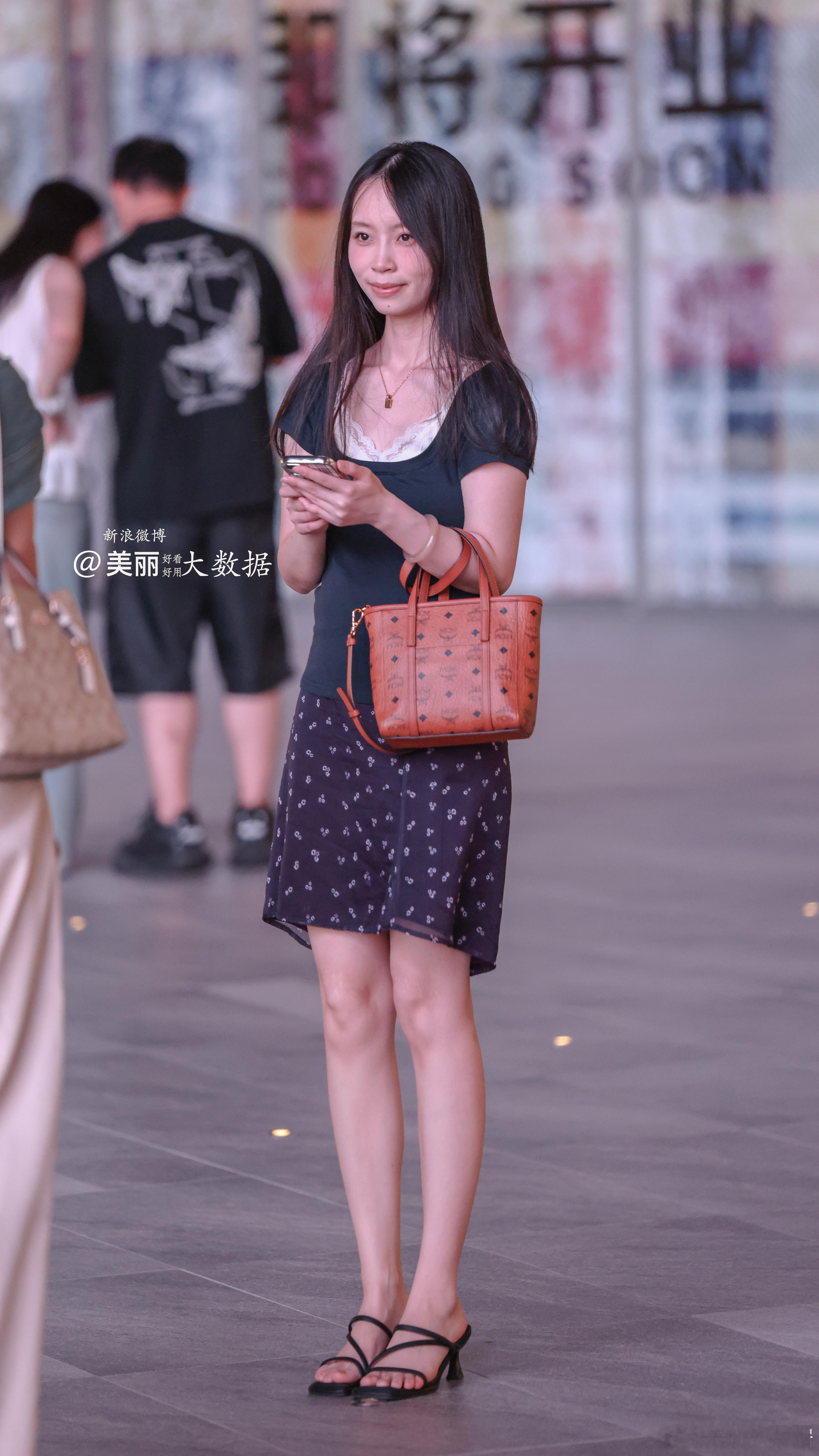 亭亭玉立。。 ​​​