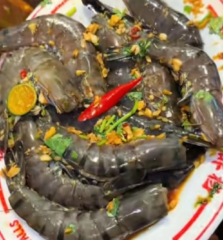 65岁阿姨做一顿海鲜生腌把全家都吃进了医院，危险不？[震惊]



这“鲜掉眉毛