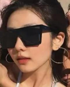 2026年3月19日，黄磊和孙莉的女儿黄忆慈（黄多多）在个人社交平台晒出一组海边