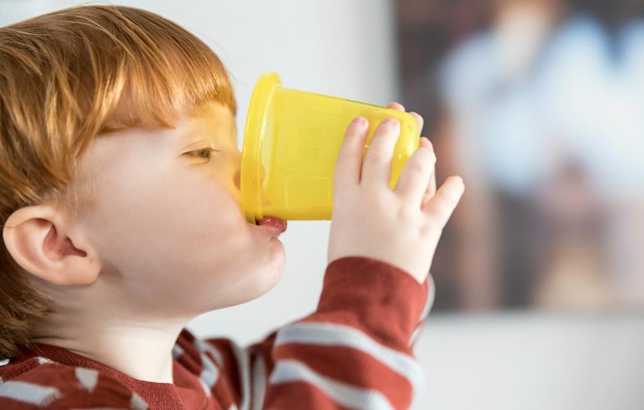 孩子天天喝豆浆长高快？医生：这个错误做法，毁了肾！
“听说豆浆补钙又补蛋白，我家