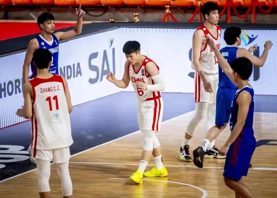 中国U18男篮大胜菲律宾进入亚锦赛四强，同时也获得明年U19世青赛资格

   