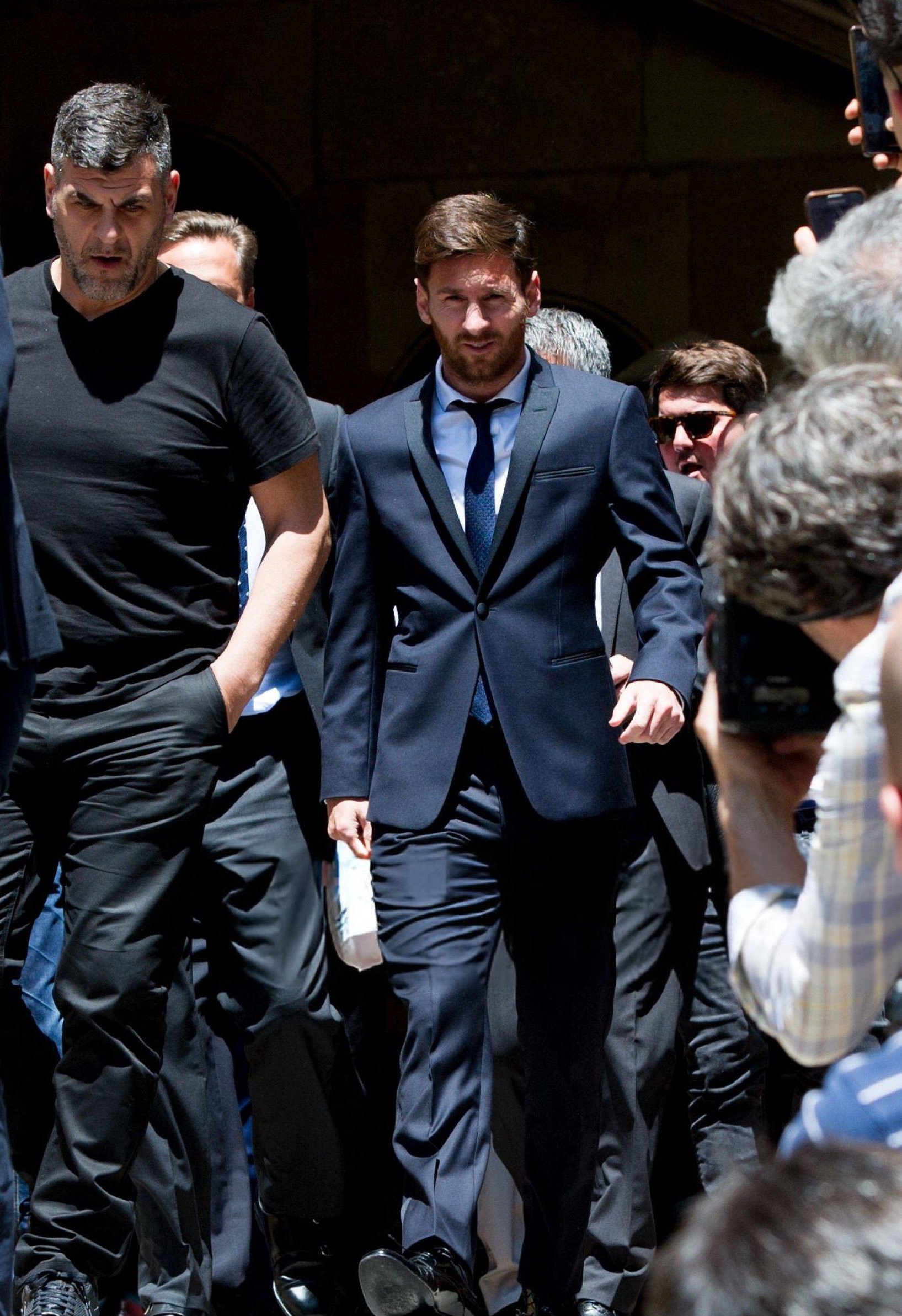 梅西[超话]  西装小羊梅西能有多可爱 ​​​