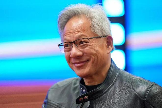 黄仁勋最新发声：AI减少工作岗位是胡说八道