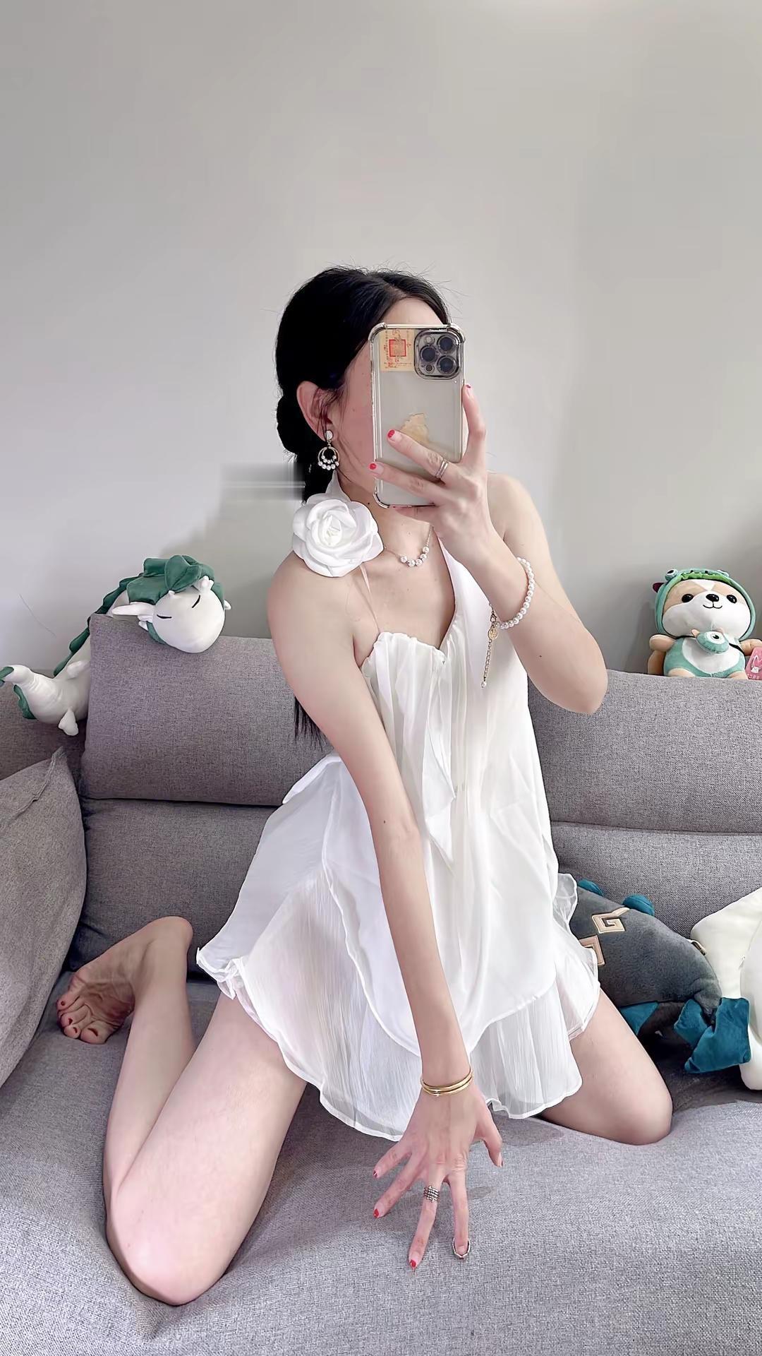 暗恋你的这件事，在你结婚那天我会穿白色裙子告诉你纯欲小白裙 小白裙拍照