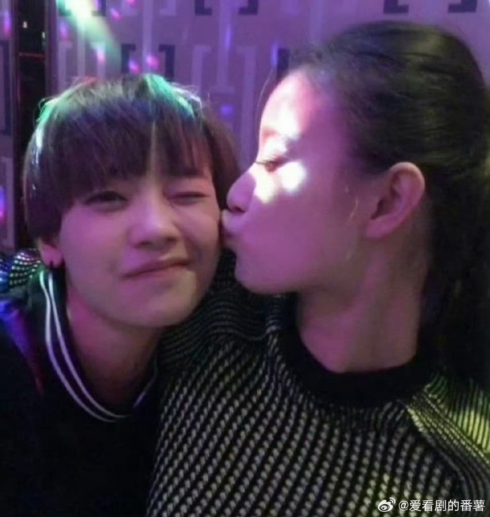 刘雅瑟倪妮别试探了有市场刘雅瑟在倪妮面前好娇，这对太好磕了，这真是太美味了吧！两