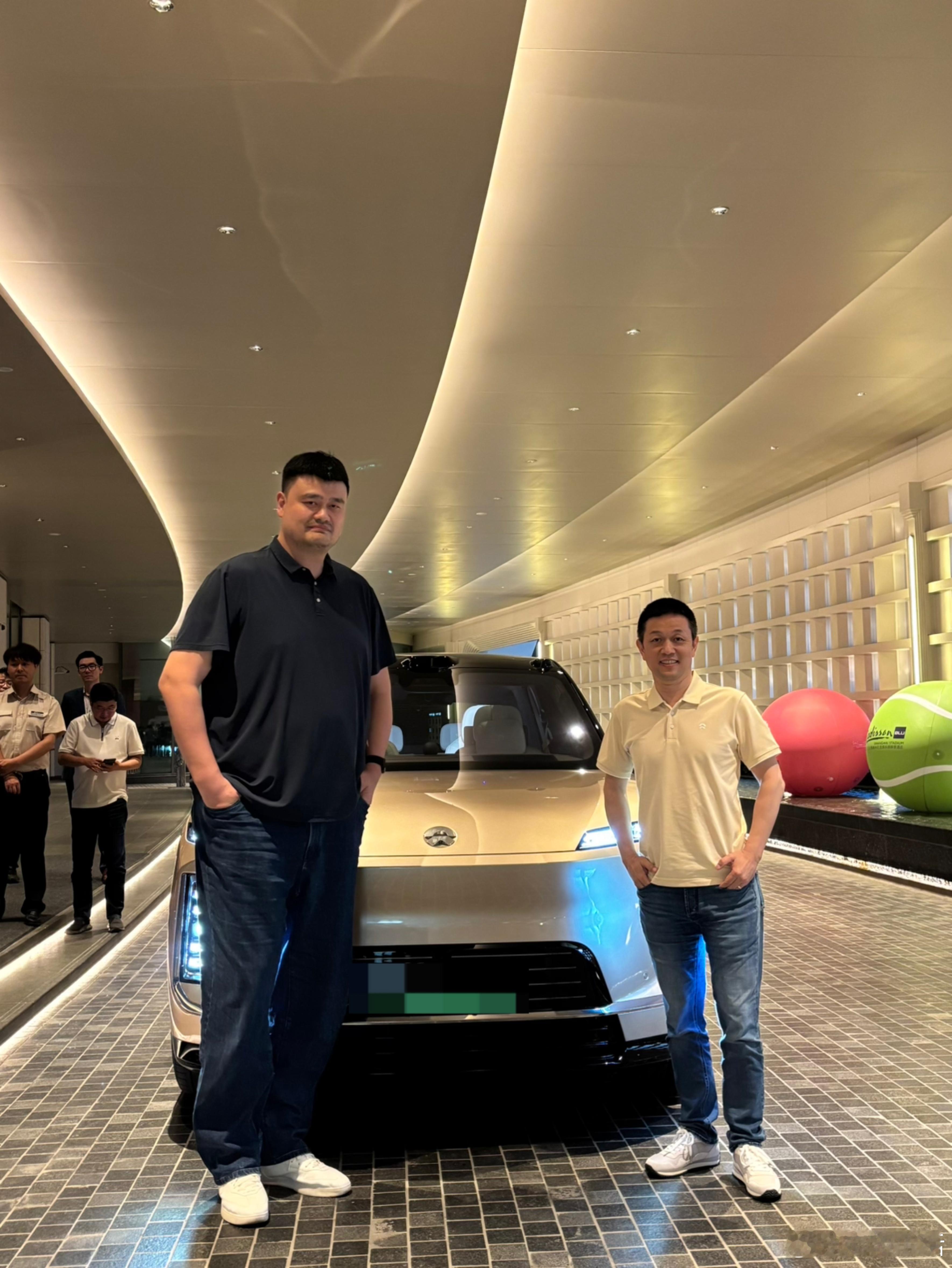 李斌、姚明同乘蔚来ES9观看CBA总决赛6月5日CBA总决赛，时隔蔚来ES9刚过