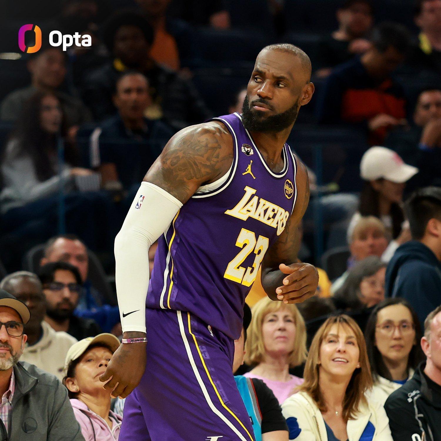 39岁及以上球员25分10助攻场次，詹姆斯29场，历史其他球员加起来0次。 