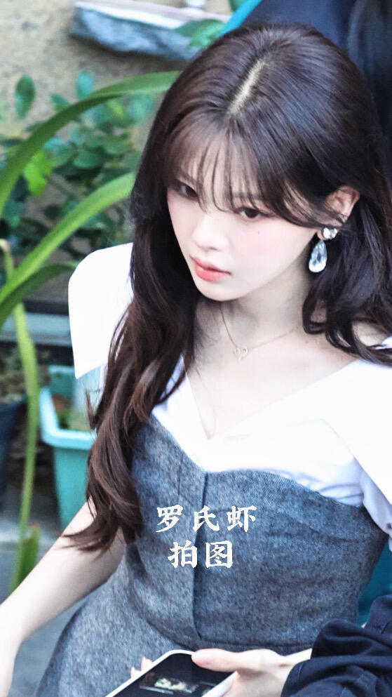 向星辰，你好👋杨超越三分之一的我们杨超越向星辰 ​​​