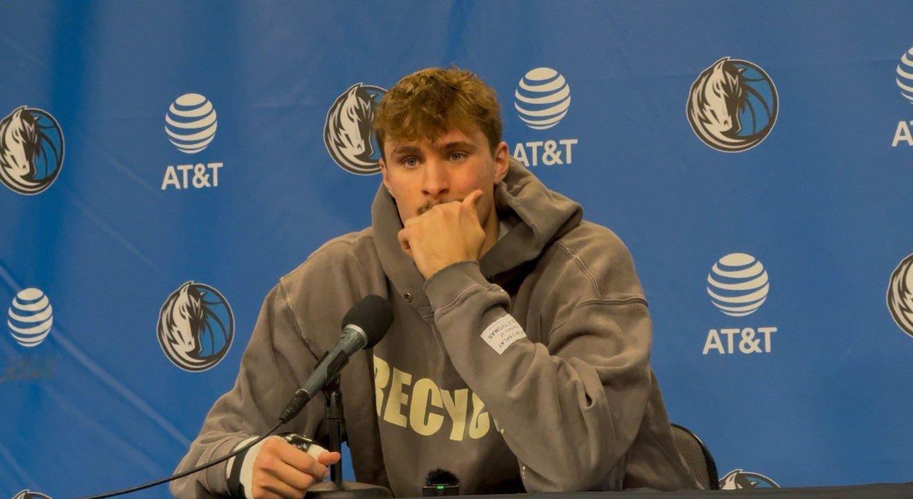 Cooper说他还要继续佩戴4-6周的拇指护具，来帮助他扭伤的手指康复。