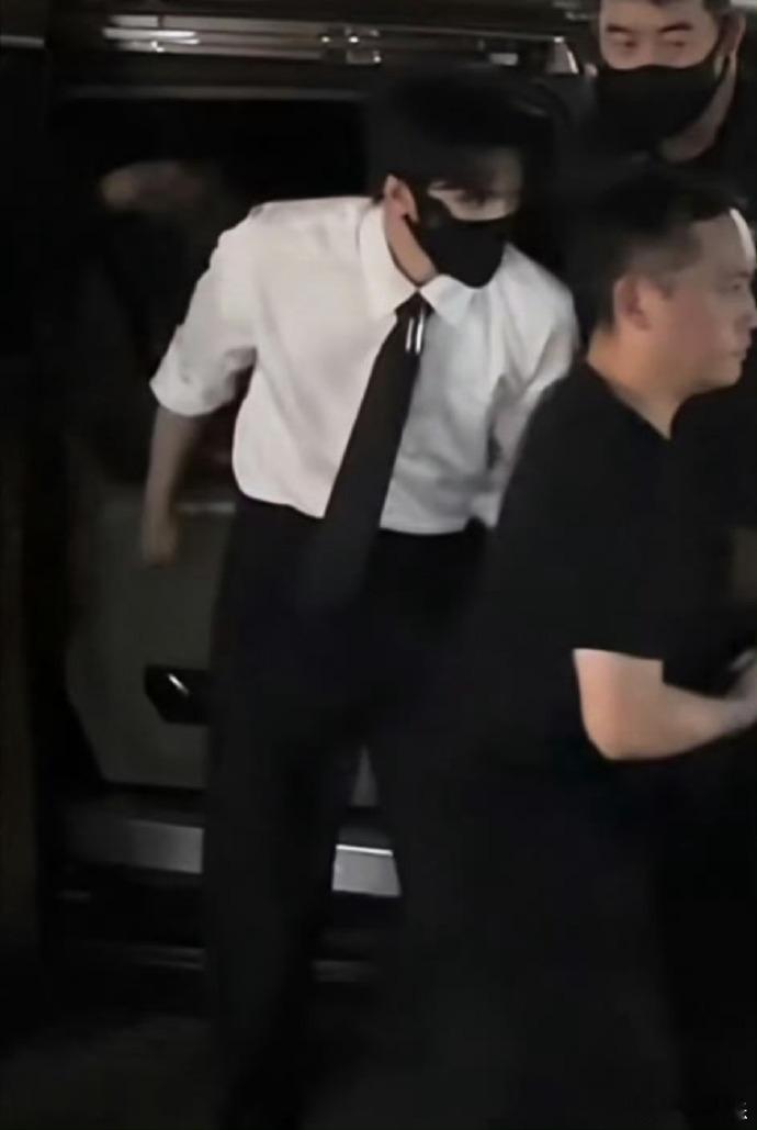 刘耀文的时尚资源刘耀文至纯至善天秤男 刘耀文的时尚资源，刘耀文至纯至善天秤男，谁