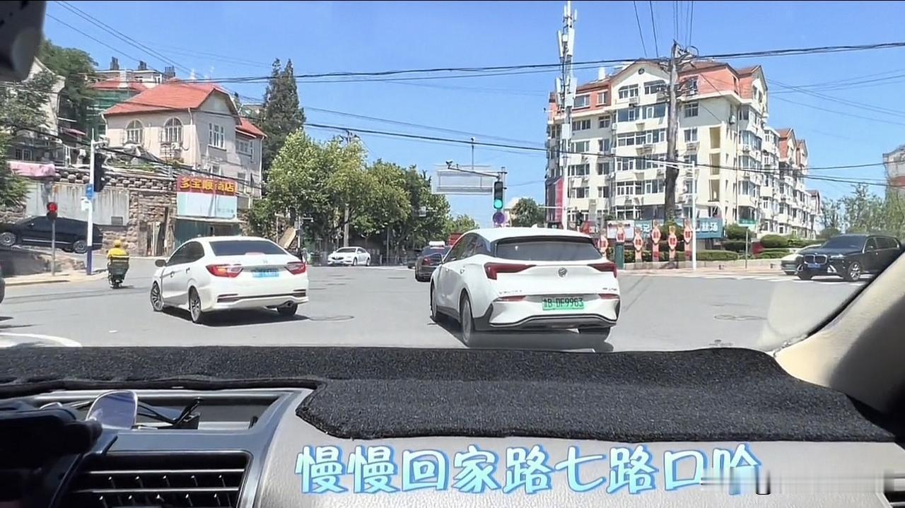 青岛市南区“七街口”地理位置极其独特，路况复杂，是市南区传统的交通瓶颈。小时候在