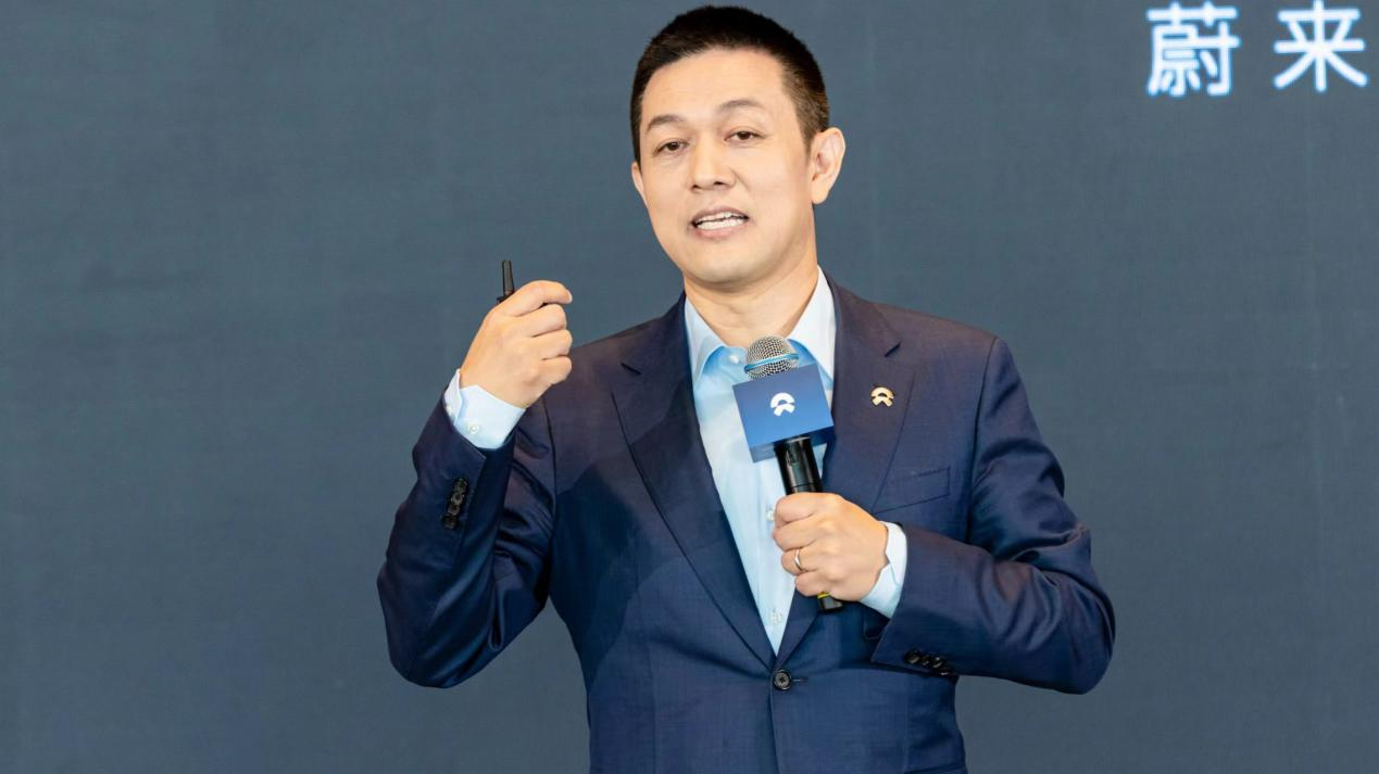 当特斯拉带头降价、新势力纷纷跟牌时，李斌这句"最不愿意卷价格"显得格外刺耳。[d