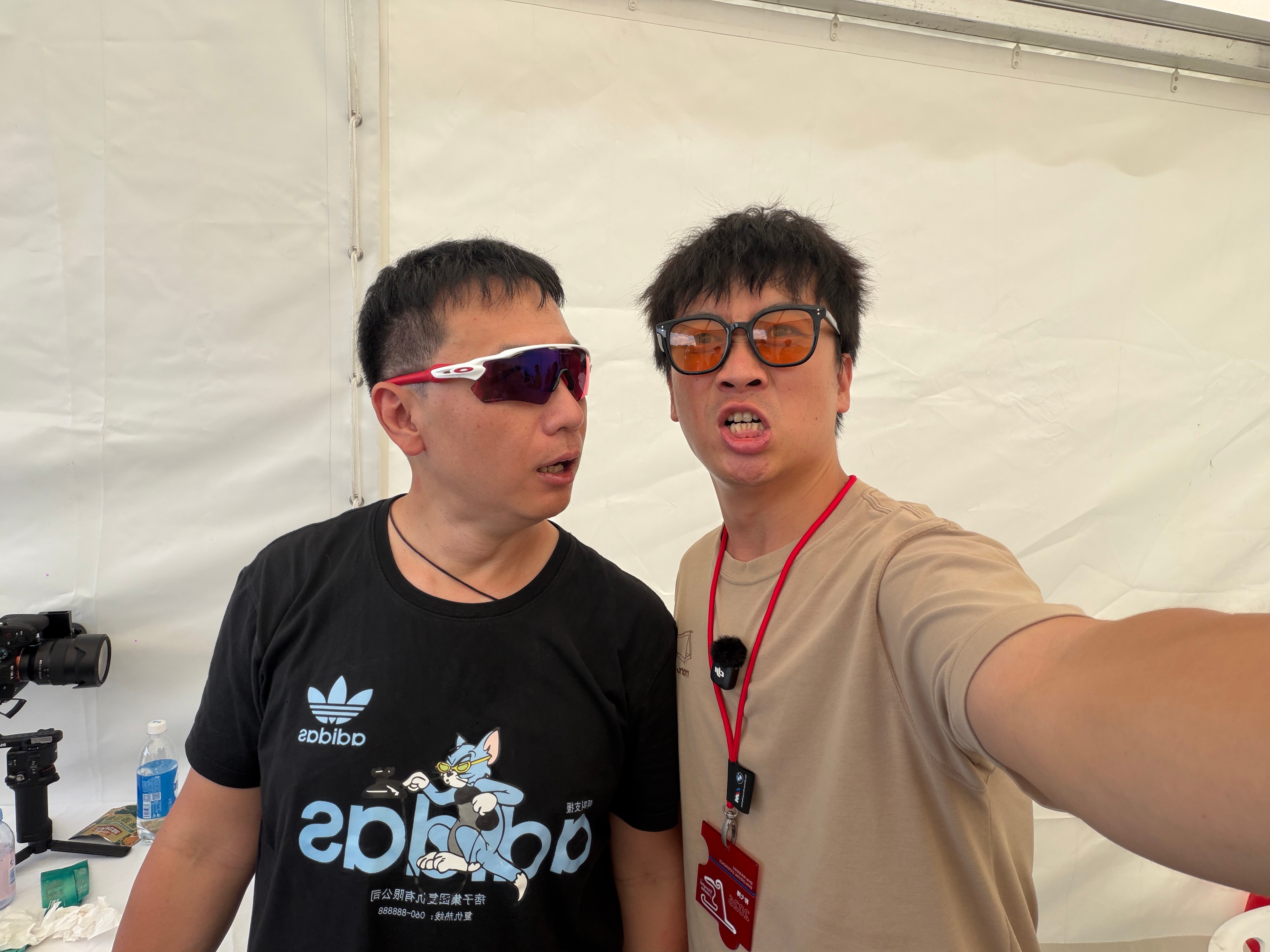 来上赛参加宝马精英驾驶培训了今天来的博主除了小郭都是精英只能带镇场子了有了军师坐