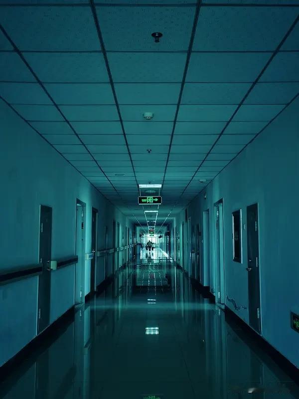 记者卧底精神病医院许多病人无异常 记者卧底精神病院，发现好多病人没啥异常，这事儿