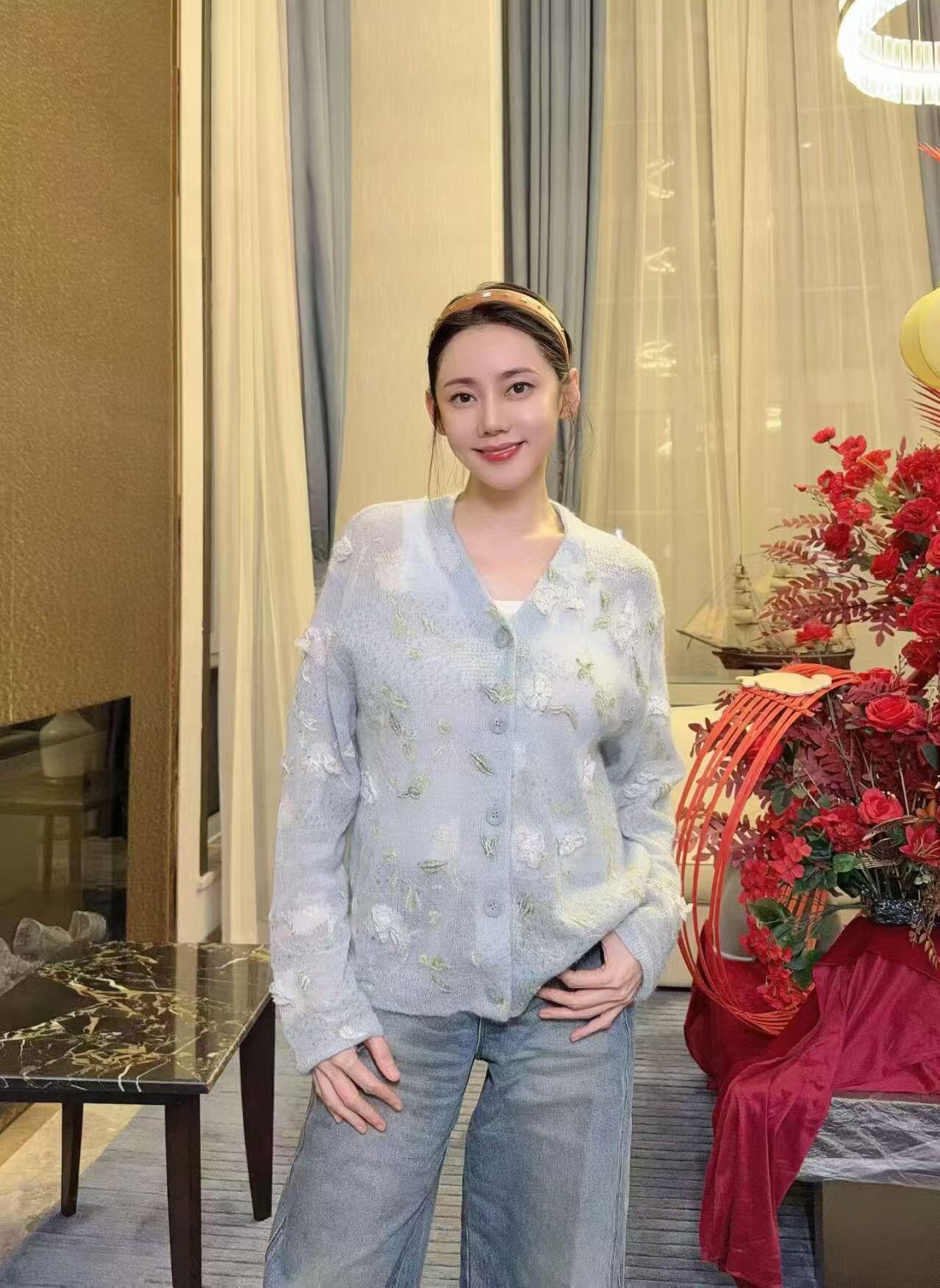 秋瓷炫 ✨秋瓷炫星日记录 品牌方DAZZLE分享直播所穿衣服认证照 