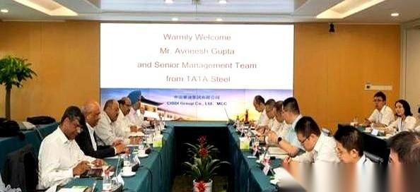 最近，一篇关于“中企帮印度建全球最大高炉”的回顾报道在网上传得沸沸扬扬。
去年秋