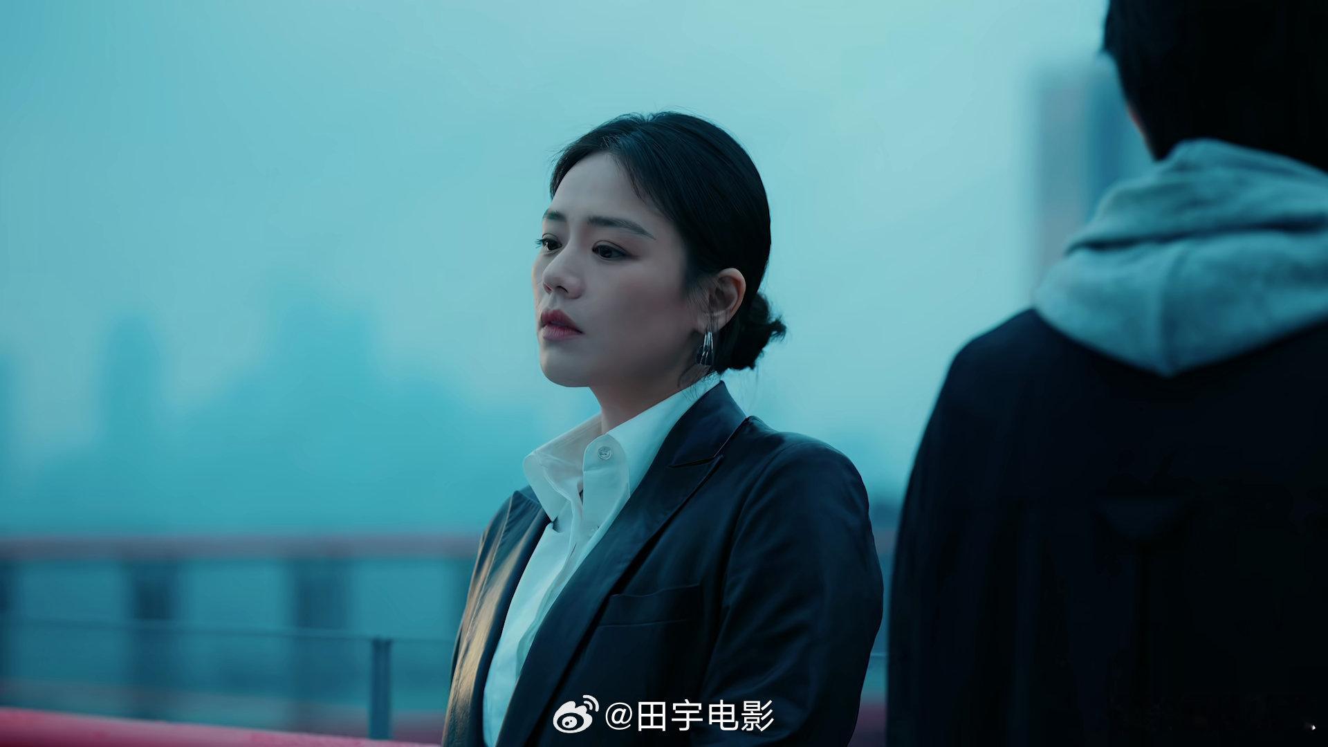 人之初大胆结构 人之初叙事结构很独特 被人之初的剧情设定狠狠种草，跨年代群像纠缠